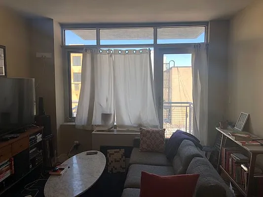 Rented by Alexander Bilu, LREB | media 18