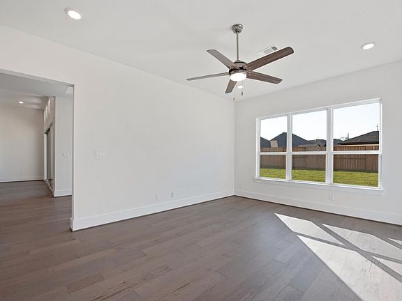 4th image of 1311 Old Forest Dr
