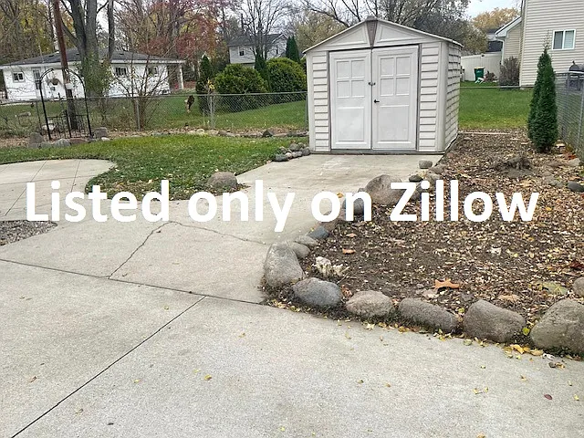 21722 Jefferson St — Photo 3