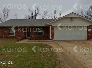 805 N Robinson Ave, Moore, OK 73170