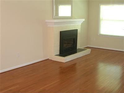 4th image of 733 E Cambridge Ave