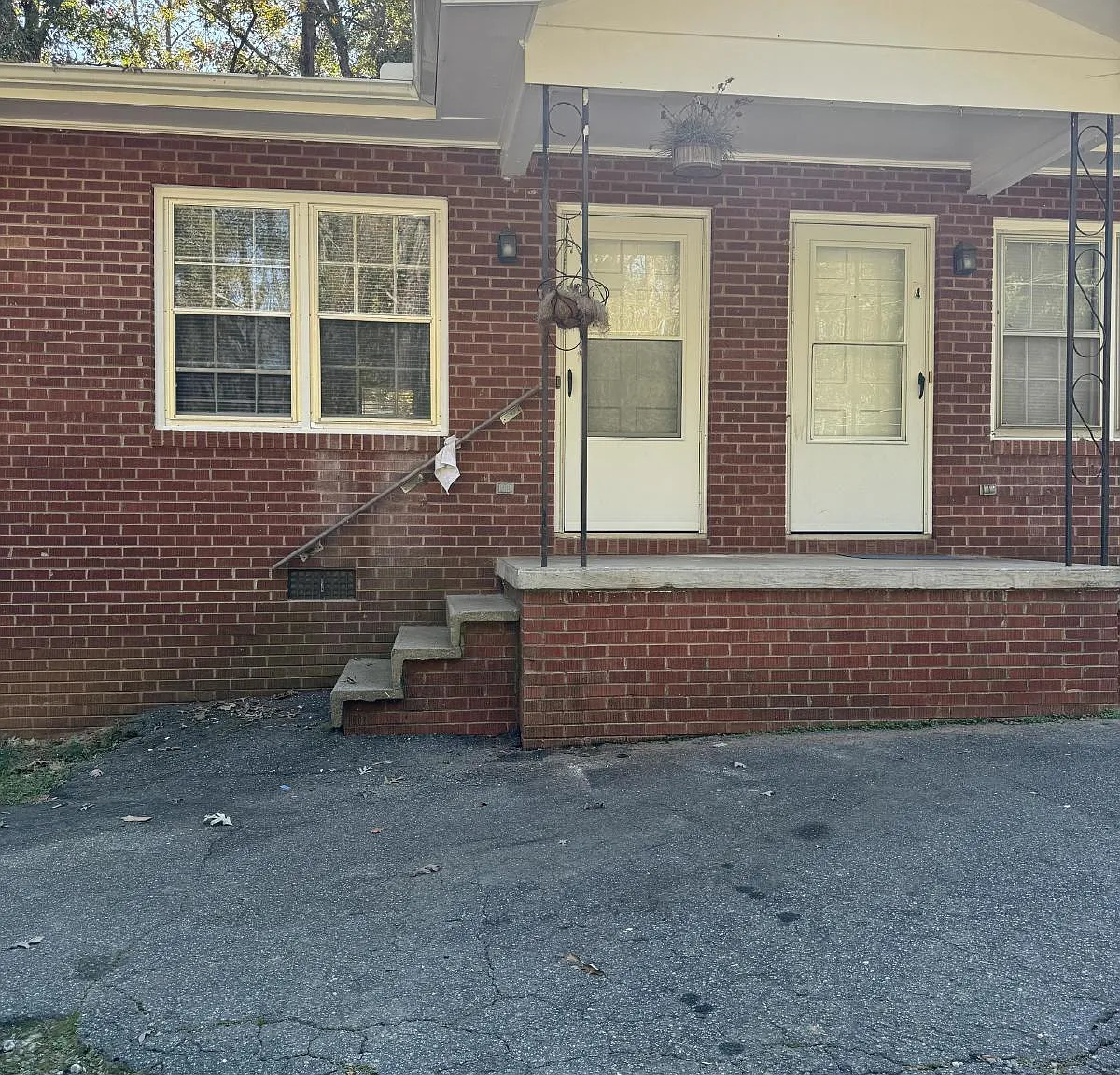 2 bed, 1.0 bath, $975 — Photo 1