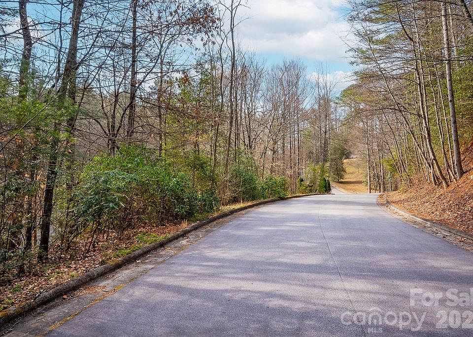 1st image of 13 Deerlake Rd