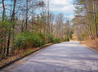 13 Deerlake Rd, Brevard, NC 28712