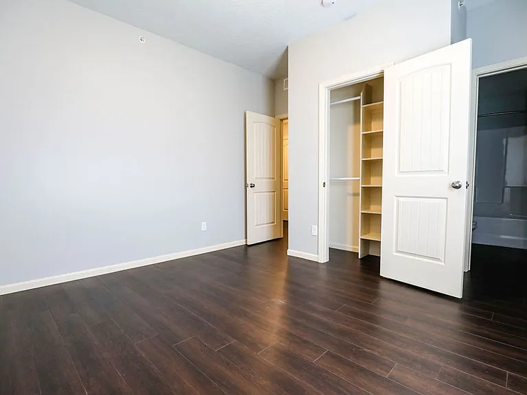 600 E Harrison St — Photo 9