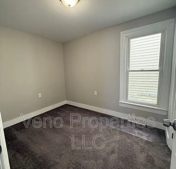 81 Bath St — Photo 9
