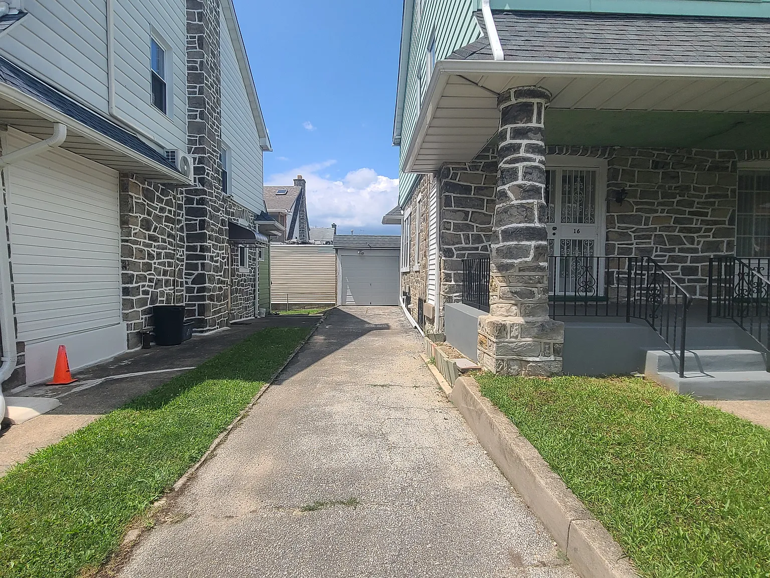 16 Powell Lane - 1 — Photo 3