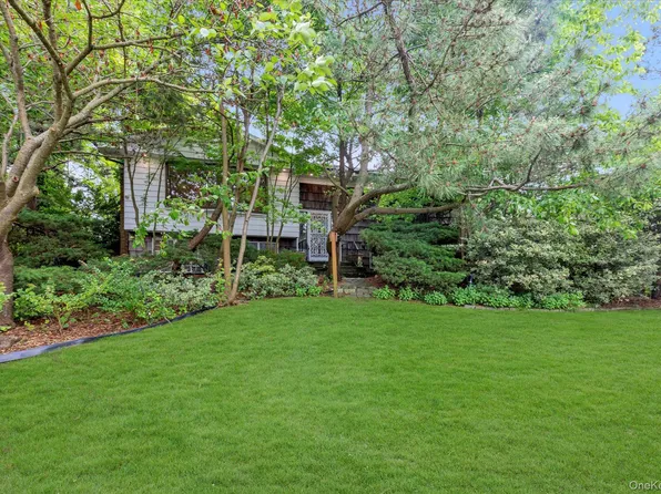 36 Eastland Drive, Glen Cove, NY 11542