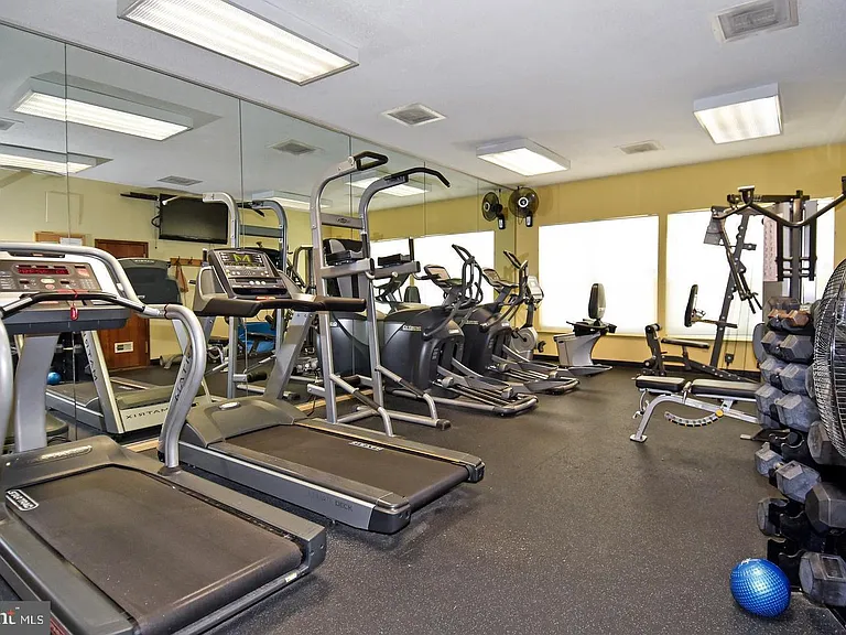2100 Langston Blvd #207 — Photo 18