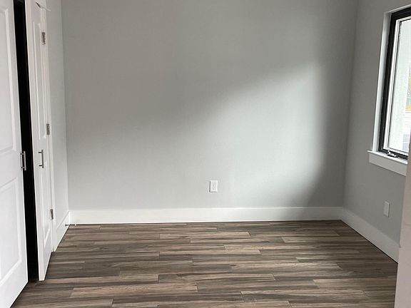 3rd image of 4 Laguna St Ste 101