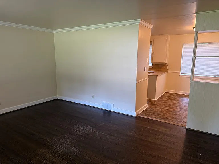 2642 Arnold Dr — Photo 2