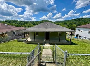 37 Crown St, Worthington, WV 26591