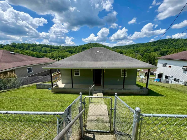 37 Crown St, Worthington, WV 26591
