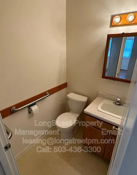 1927 NW Highland Dr — Photo 25