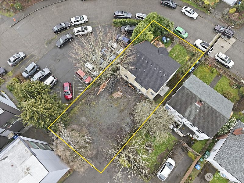 3rd image of 5752 NE 62nd Street