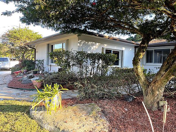 3rd image of 12921 SW 52nd St