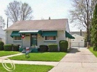 8242 Kaltz St, Center Line, MI 48015