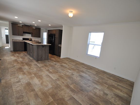 2nd image of 28 Pawnee Pkwy