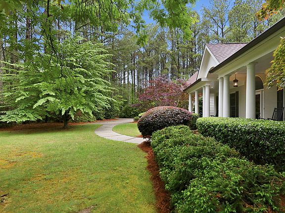 3rd image of 3609 Brackenridge Ln