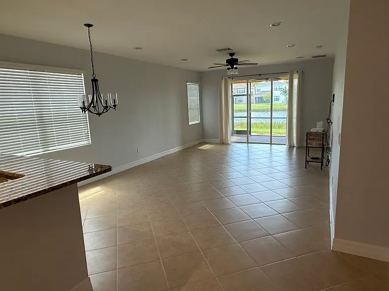 10482 Spruce Pine Ct — Photo 6