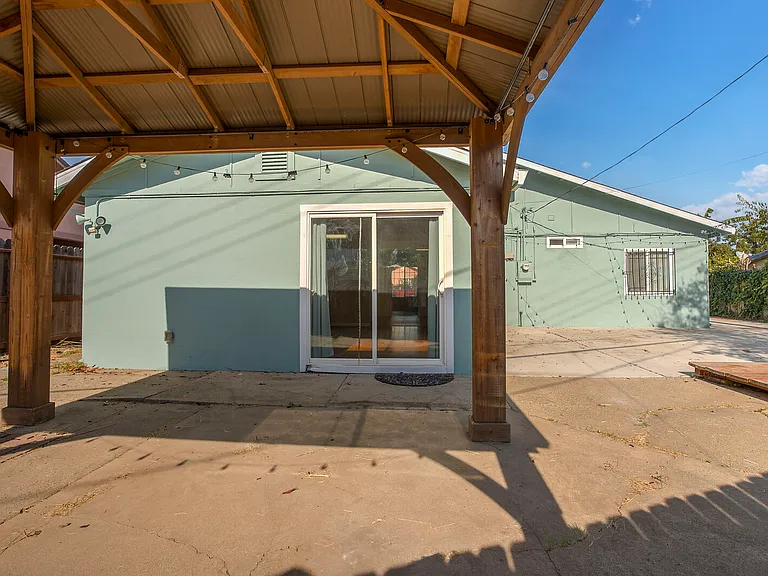 290 Lindley Dr — Photo 9