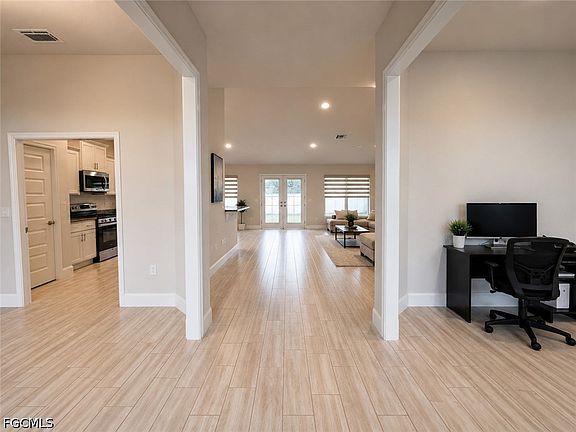 4th image of 1133 NW 28th Ave