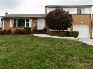 1560 Lee Ave, Melrose Park, IL 60160