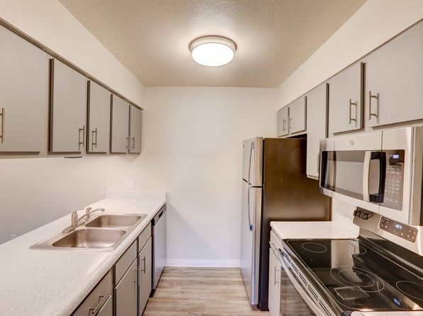 455 Wright St #9/004