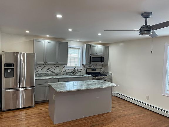 5th image of 92 Sacred Heart Ave #2R