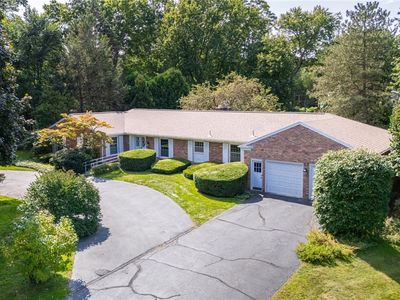 57 Landsdowne Ln, Rochester, NY, 14618