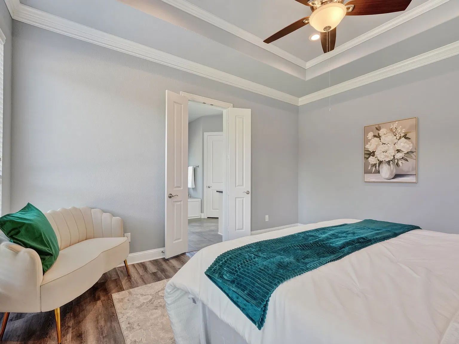 4 bed, 3.5 bath, 3159 sqft, $3,799 — Photo 2