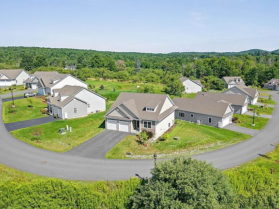5th image of 26 Edgewood Brook Road