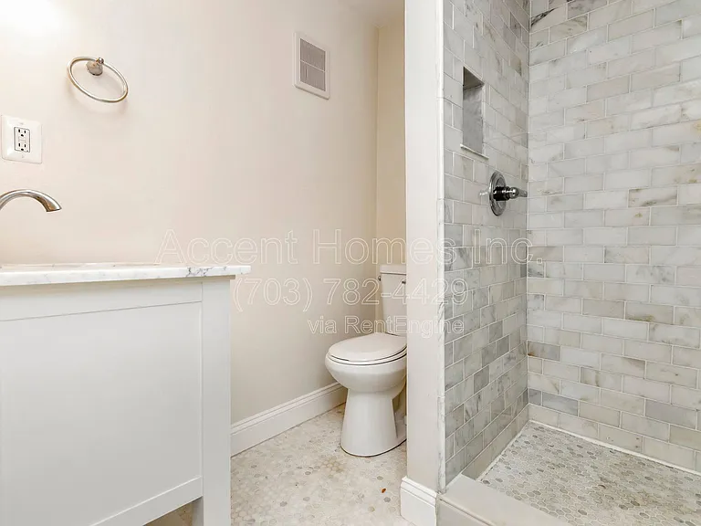 712 S Alfred St — Photo 26