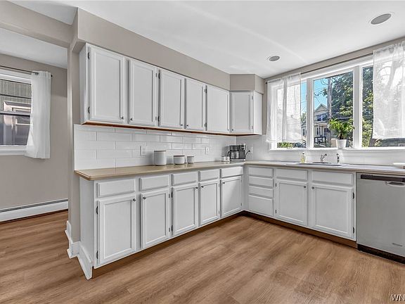 5th image of 263 Hoyt St