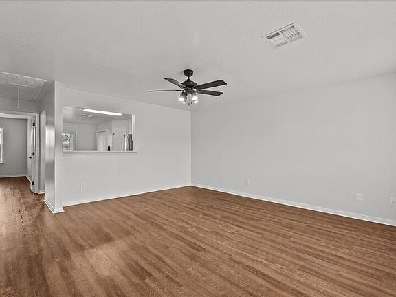 5th image of 2100 Saint Lucia Calle