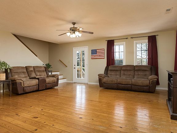 2nd image of 483 Chestuee Rd Unit 18
