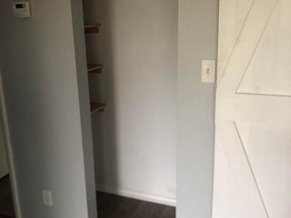 5th image of 401 N 1st St