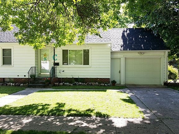 2nd image of 505 Larchwood Dr
