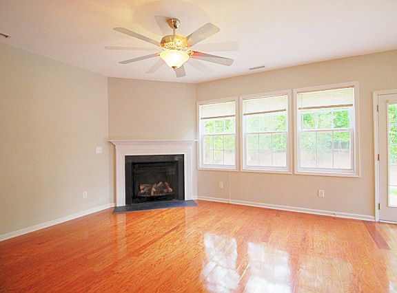 4th image of 1911 Cedar Grove Dr
