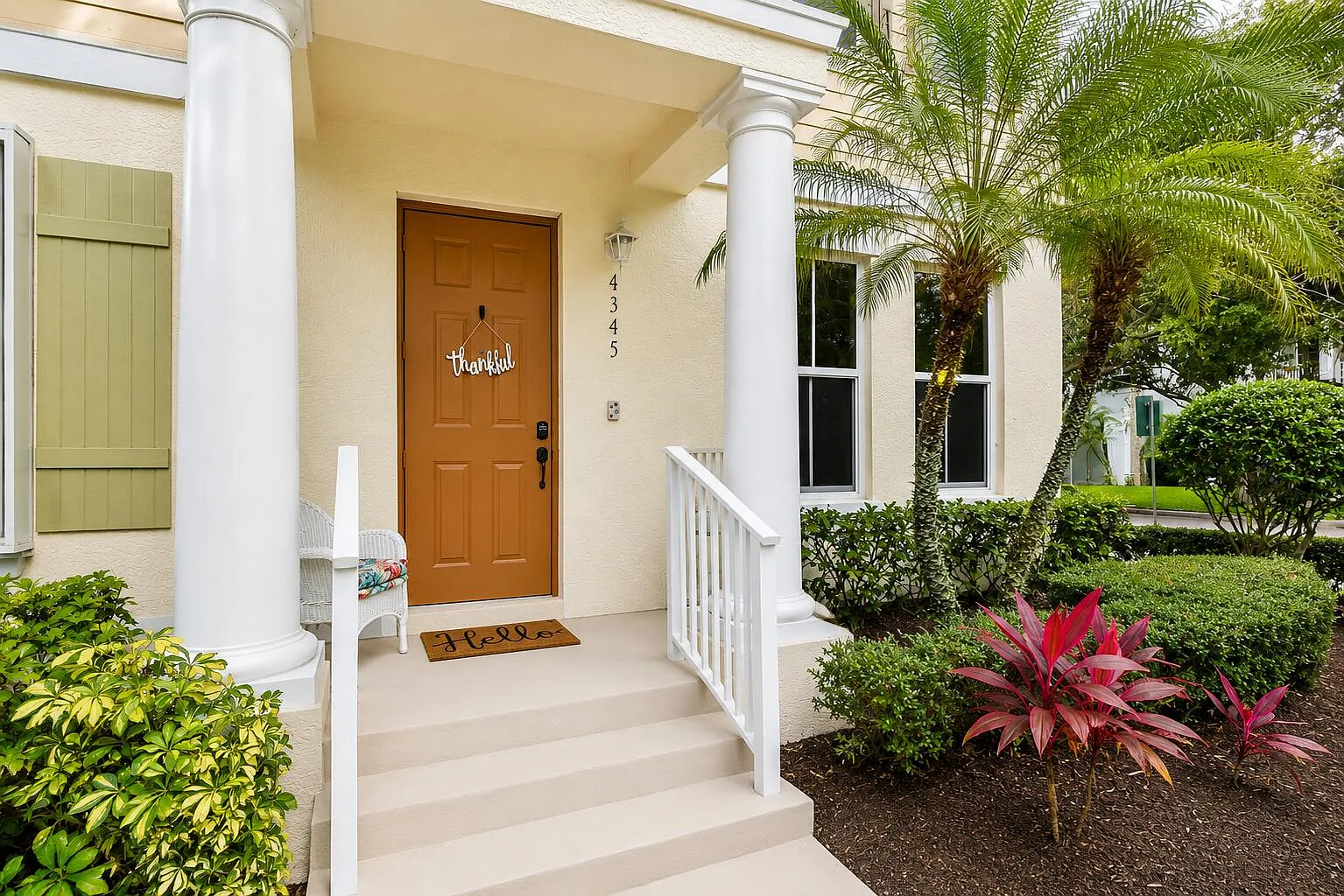 2 bed, 2.5 bath, 1334 sqft, $3,950 — Photo 2