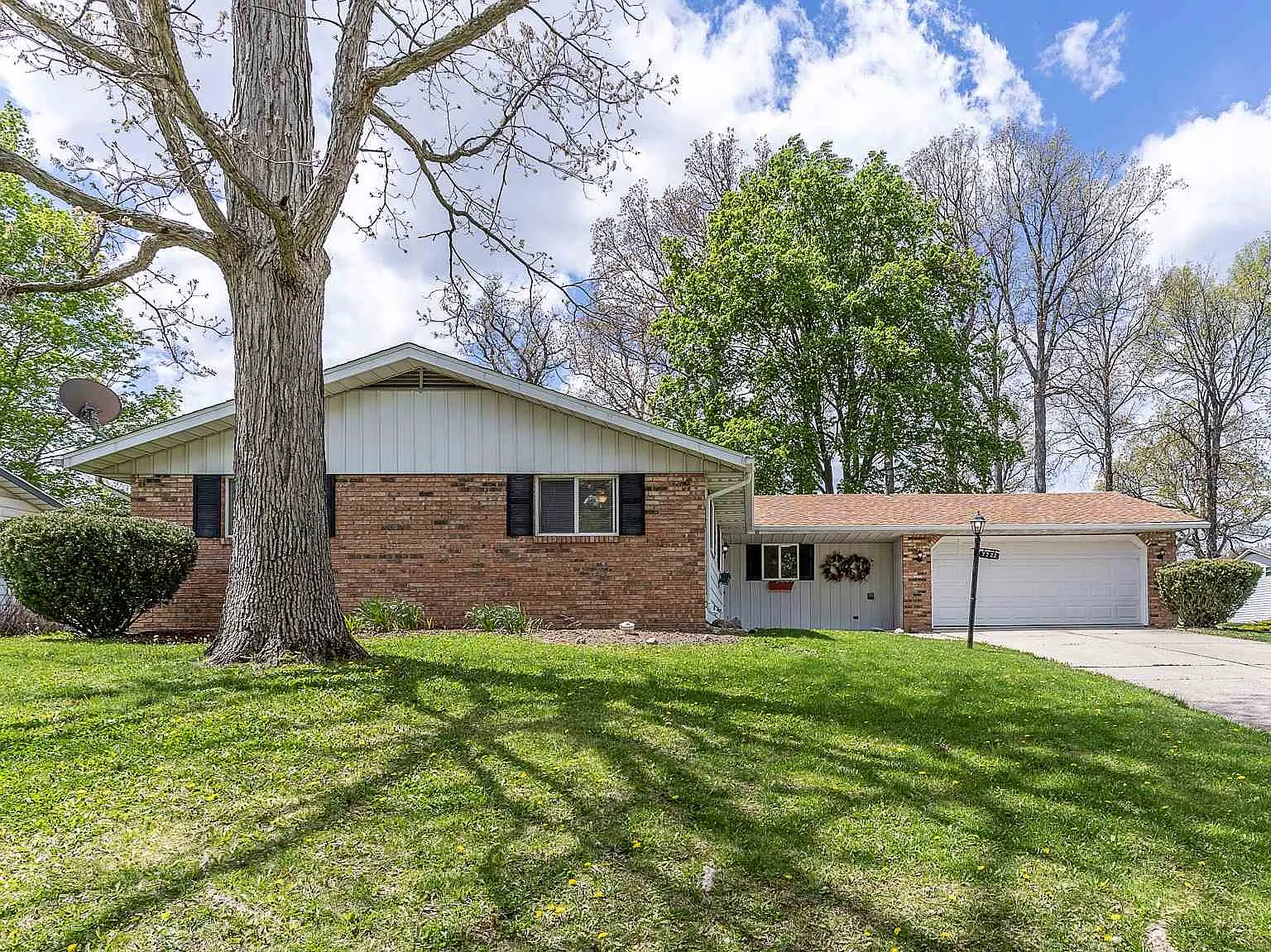 7722 Verona Dr photo 1