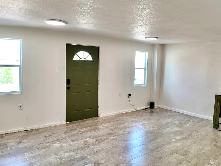 2931 Mobile Ave #3 — Photo 5