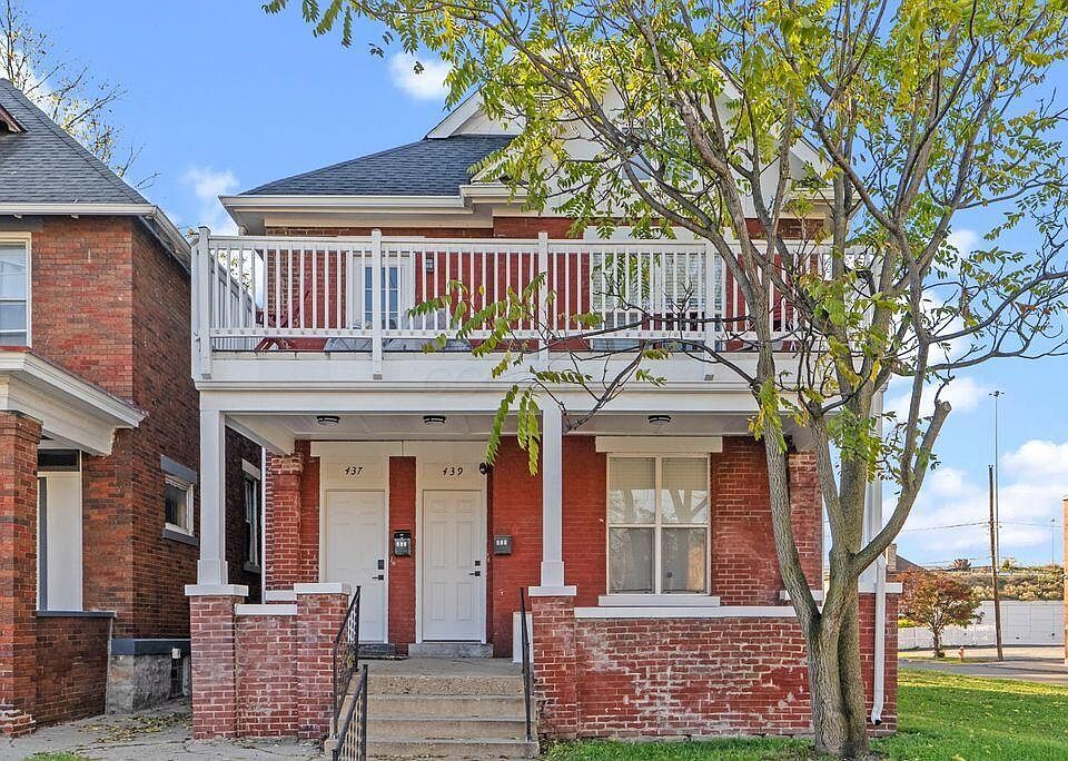 1st image of 437 Saint Clair Ave #439