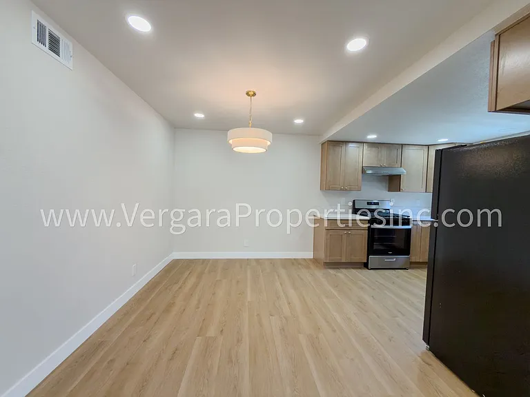 1136 Gian Dr — Photo 6