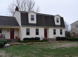 2104 Saint Andrews Rd, Jeffersonville, IN 47130