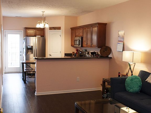 2nd image of 2444 New Holland Cir