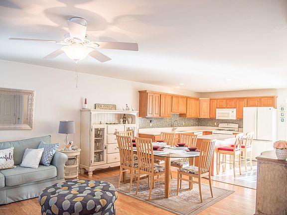 3rd image of 111 Trinidad Ave #2