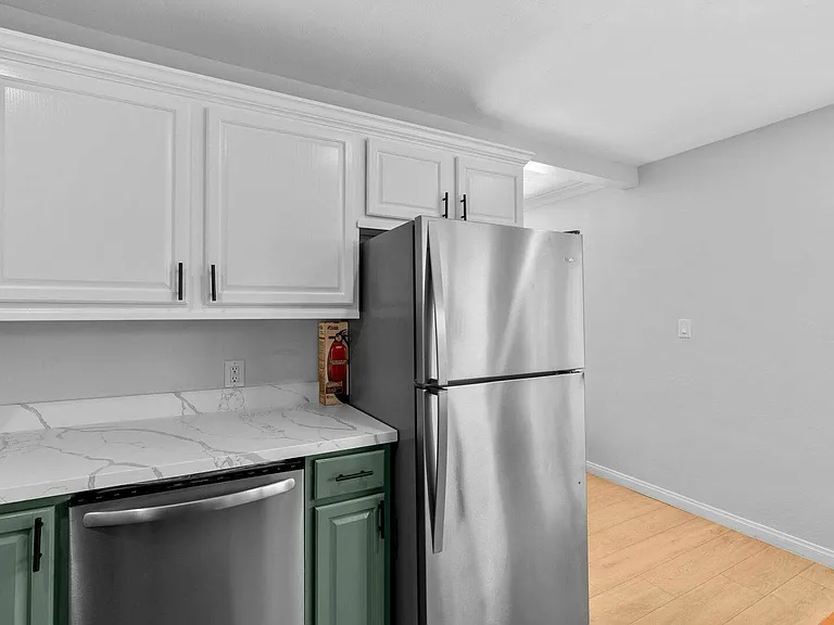 W Brookes Ave — Photo 45