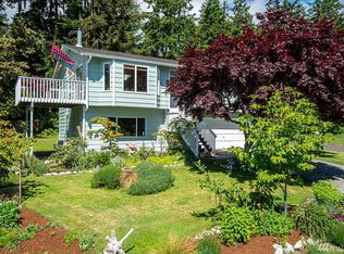 585 Dolphin Dr, Freeland, WA 98249