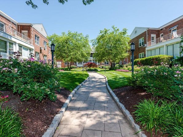 1395 Broadway #A-7, Hewlett, NY 11557